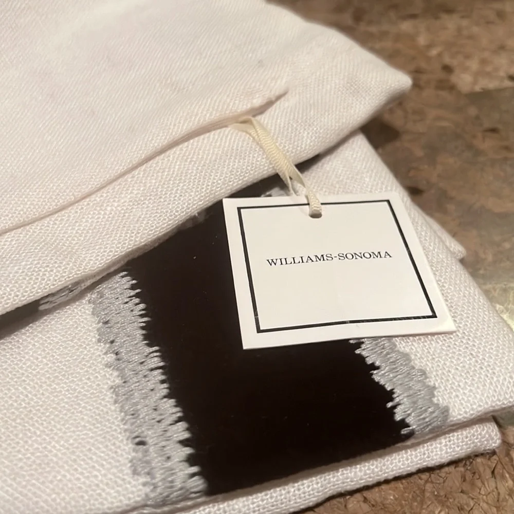 Williams Sonoma Home 22”x22” Pillow Cover